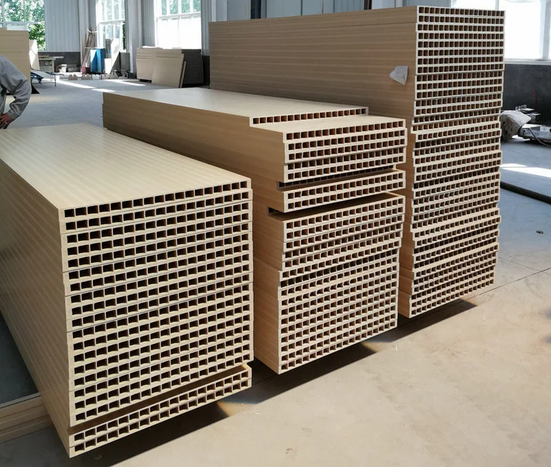 कुन प्लास्टिक सामग्री WPC ढोका निर्माणको लागि उपयुक्त छ?